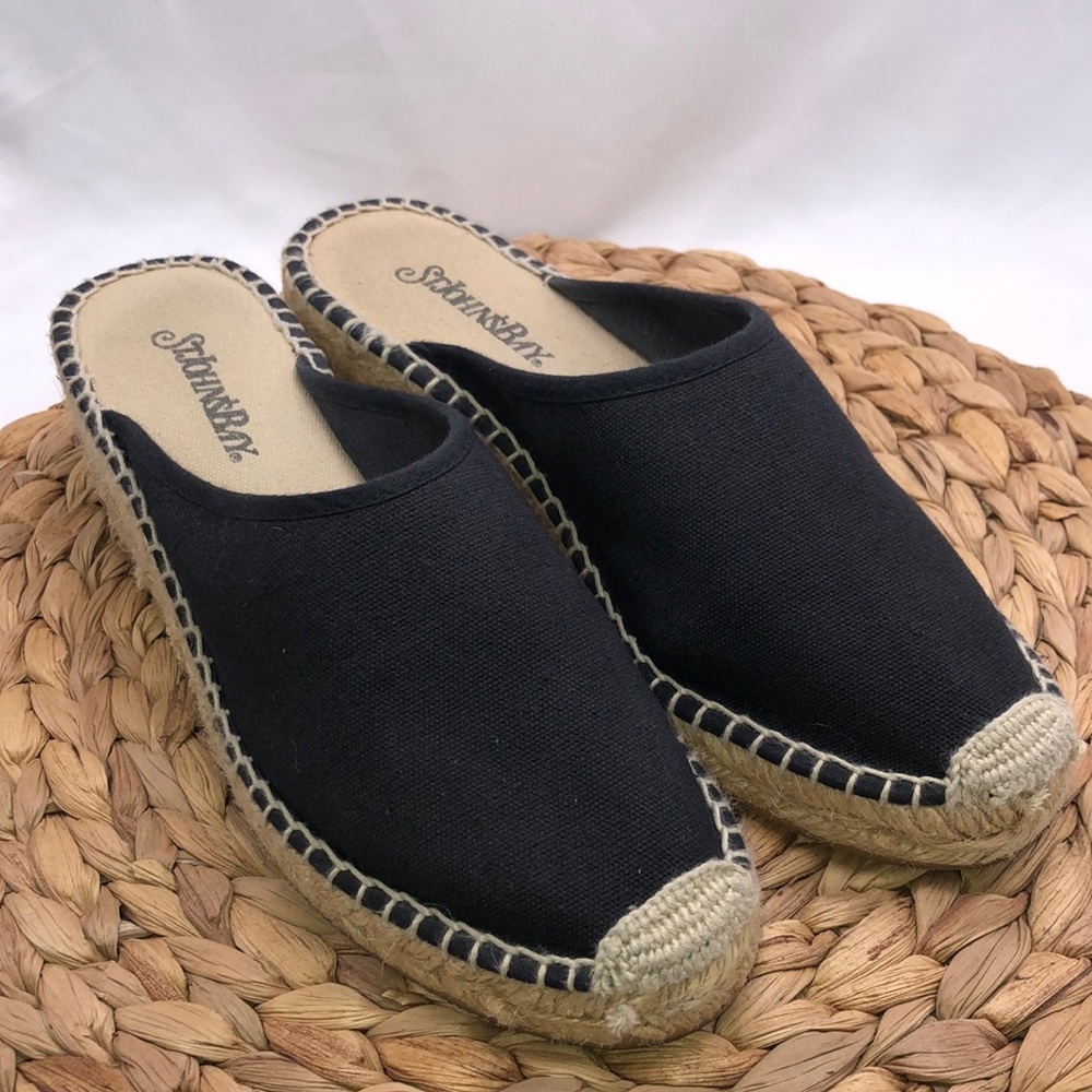 St. John’s Bay Navy Canvas Closed Toe Slip On Mules Espadrilles  Size 7